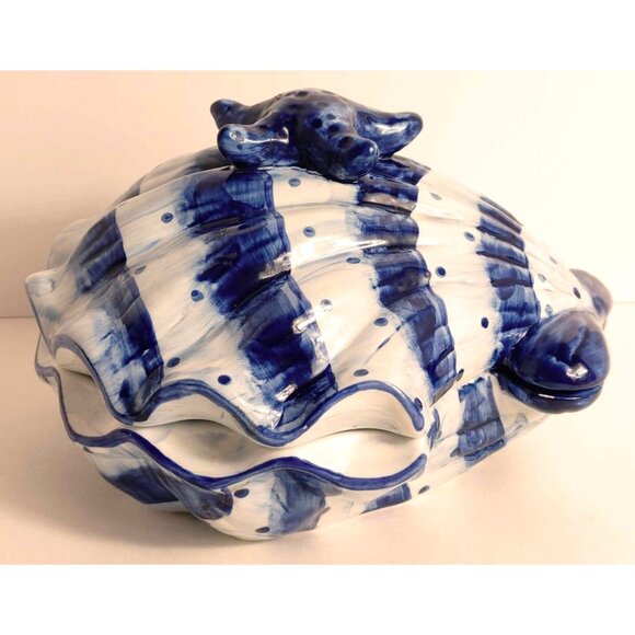 Ceramic Shell-Shaped Decorative Dish With Starfish Lid Blue & White Signed 9.5" - Picture 3 of 12